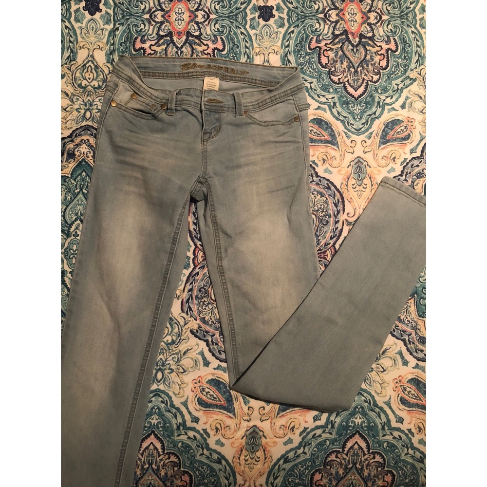 Blue Asphalt light wash jeans